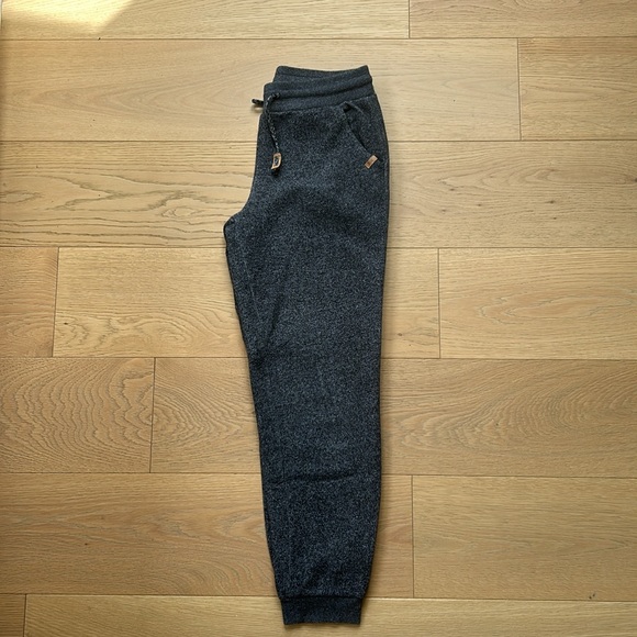 tentree sweat pants - Picture 3 of 6